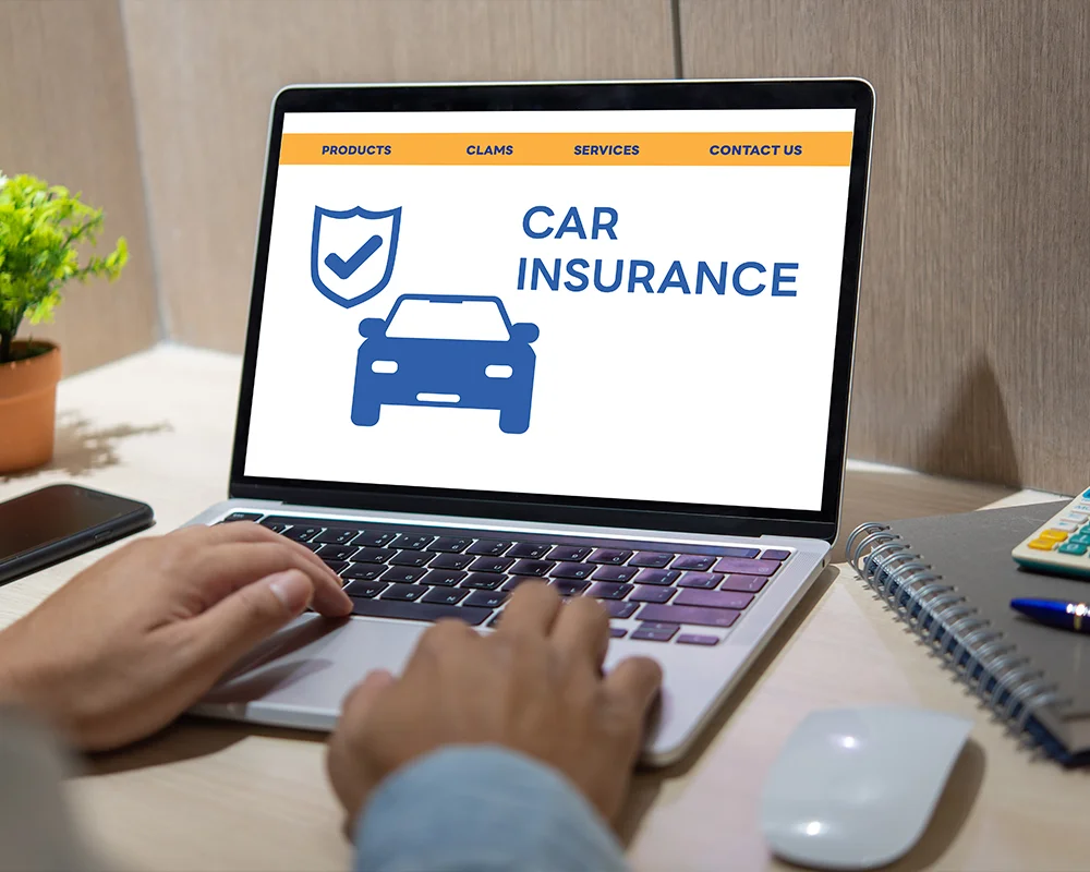 كيف تختار التأمين الأنسب لسيارتك في الإمارات؟ (دليل شامل)